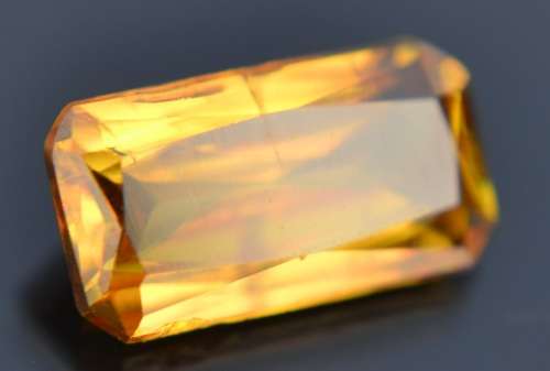 1.57ct Natural Sphene/Titanite Starting@ R1